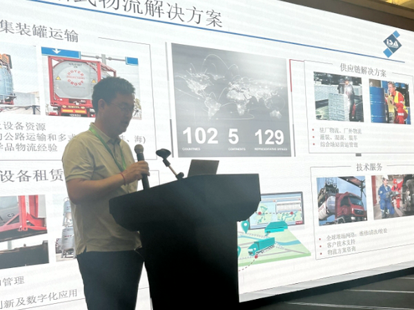 霍冶    徐小平.png